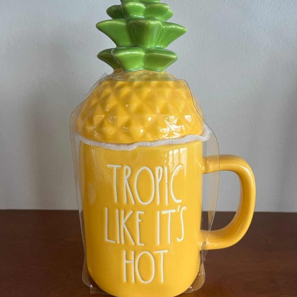 Brand New Rae Dunn Tropic Kike it's Hot Mug with Pineapple Topper